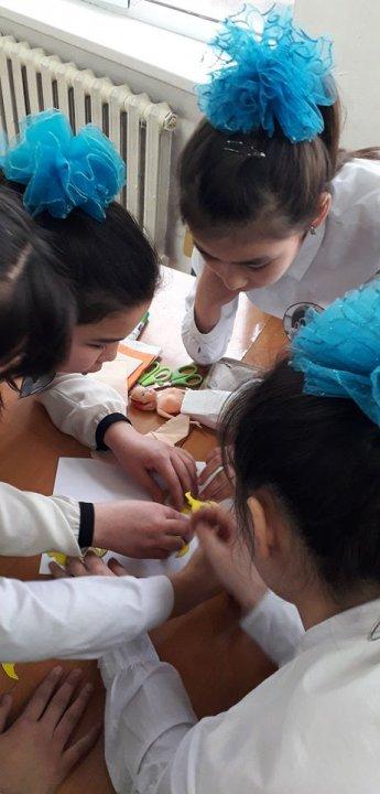 "Өнерлі қыздар" атты сынып аралық қыздар сайысын өткізді.